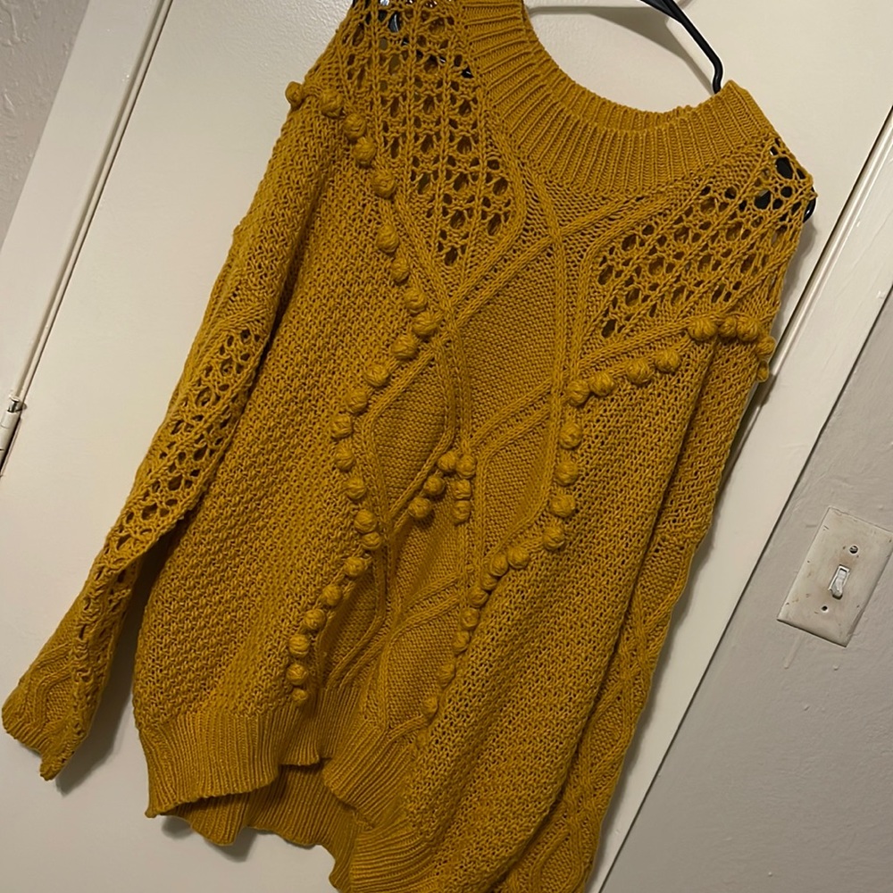 NWOT mustard sweater 🤩